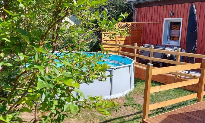 Weißdorf Apartment | Ideal Vacation Home Kleiner Waldstein with Pool & Terrace