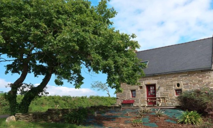 Ploumoguer House | Vacation home La Chapelle (PMG107) in Ploumoguer - 4 persons, 1 bedrooms