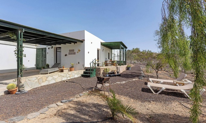 Tuineje House | Relaxing Mountain View Retreat "La Finca Las Estrellas"