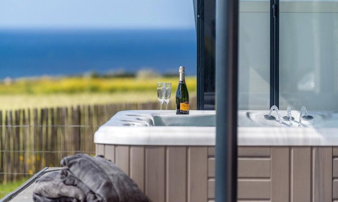 Plougonvelin Villa | Experience La Maison Des Gardiens De L'Océan with Spa & Garden