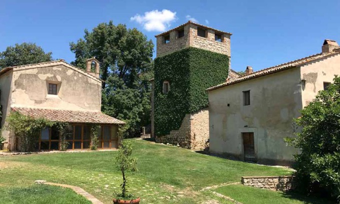 Amelia Apartment | Historic Borgo Retreat with Private Lake and Scenic Views