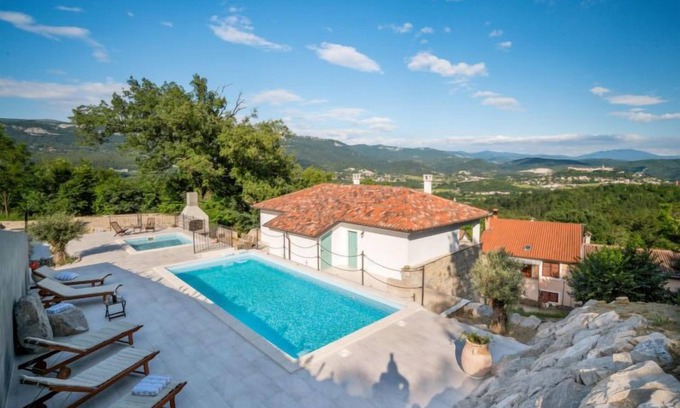Buzet House | Experience Oceanfront Bliss at Lapis by Interhome