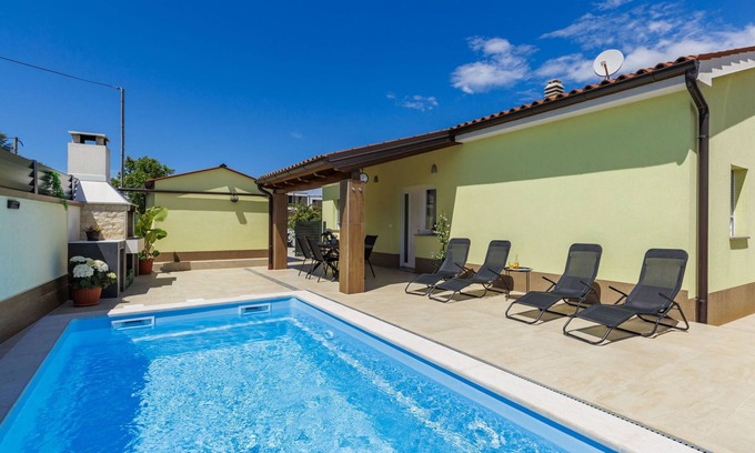 Fazana House | Top-Rated Oceanfront Getaway at Laura by Interhome