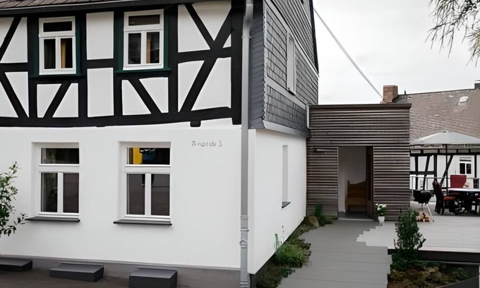 Unnau House | Family-Friendly 6-Bed Vacation Home Leni - Rated 9.8/10