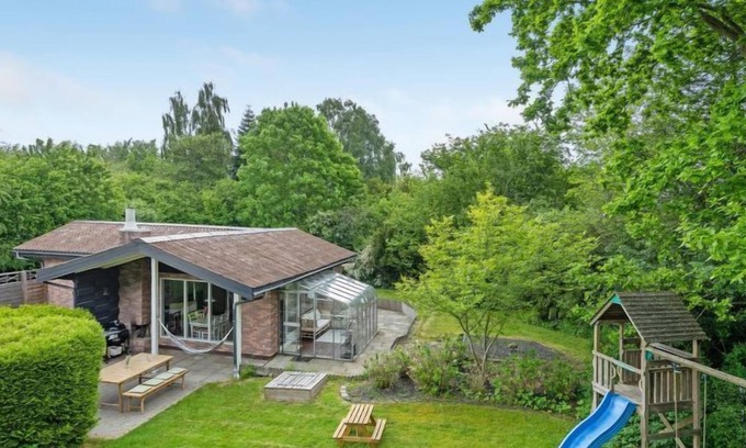 Melby House | Vacation home "Lillemor" - 2.4km to the inlet in Sealand in Melby - 6 persons, 2 bedrooms