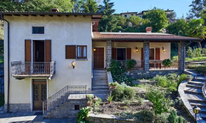 Codogna-Cardano House | Beautiful Vacation Home Maria with Oceanfront Views