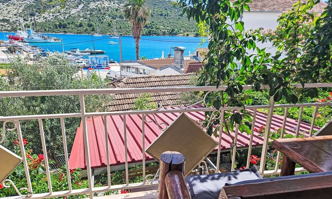 Vinisce House | Oceanfront Retreat: Vacation Home Mirko with Spa & Breakfast