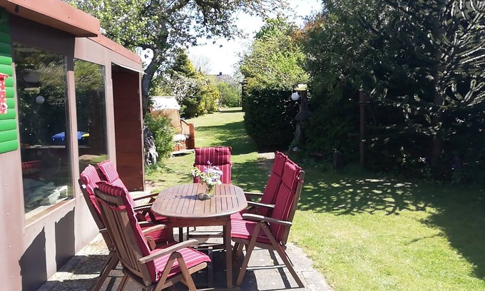 Weddingstedt House | Relaxing Vacation Home with Ocean View and Pet-Friendly Amenities