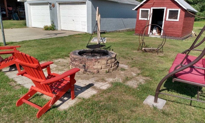 Necedah House | Relaxing Farm Stay with Ocean View & Family Amenities