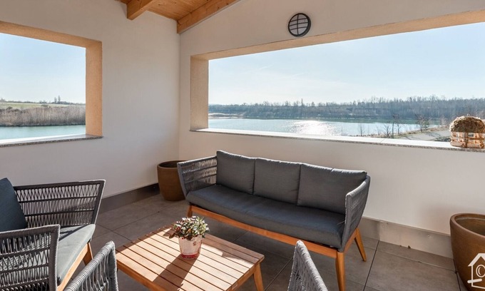 Grossposna Apartment | Lakefront Retreat at Lagovida: Family-Friendly Getaway