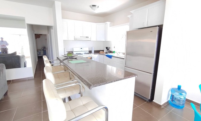 La Joya House | Beachfront Vacation Home: Perfect for Family Getaways