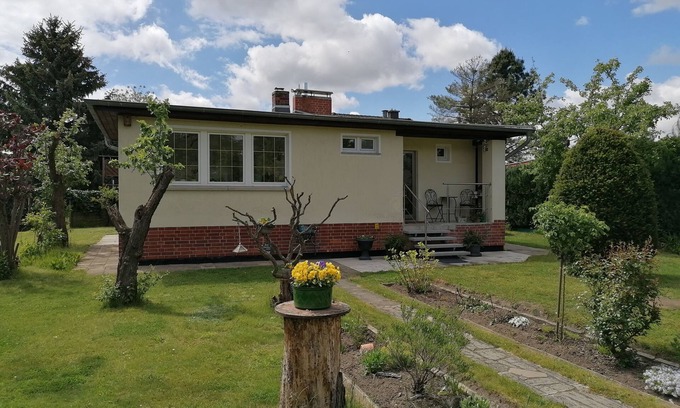 Schoenefeld House | Cozy Vacation Retreat on the Outskirts of Berlin