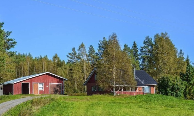 Iisalmi House | Relax at Oriaho: Scenic Lake Views and Family-Friendly Comfort