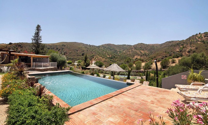 Fonte do Bispo House | Guest Favorite: Quinta do Silêncio T4 with Pool & Mountain View