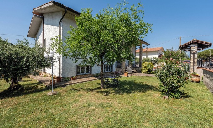 Pistoia House | Inviting Residenza Martinelli with Private Garden & Wi-Fi