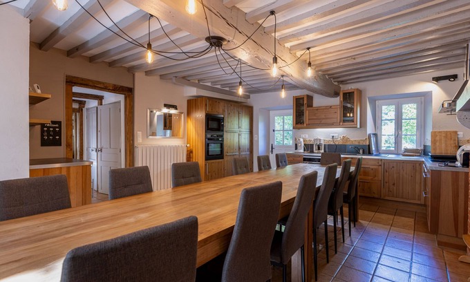 Montel-de-Gelat House | Top-Rated Holiday House Near Chaîne des Puys & Massif du Sancy