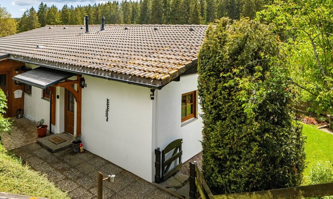 Lenzkirch House | Enjoy Your Stay at Schwarzwaldliebe: Private Garden & Wi-Fi