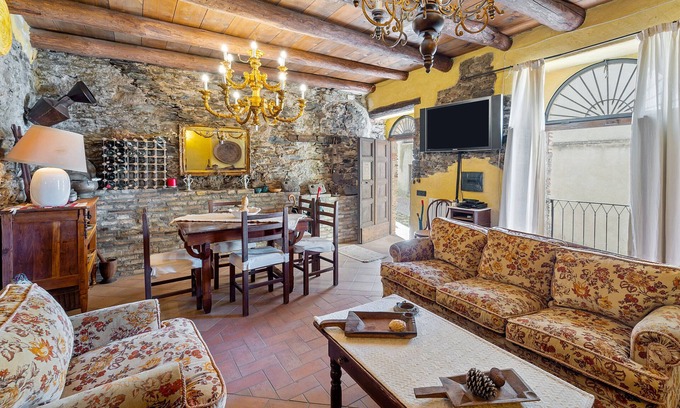 Seui Historic Centre House | Guest Rated 10/10: 'Su Cuccumeu' with Mountain Views & Wi-Fi
