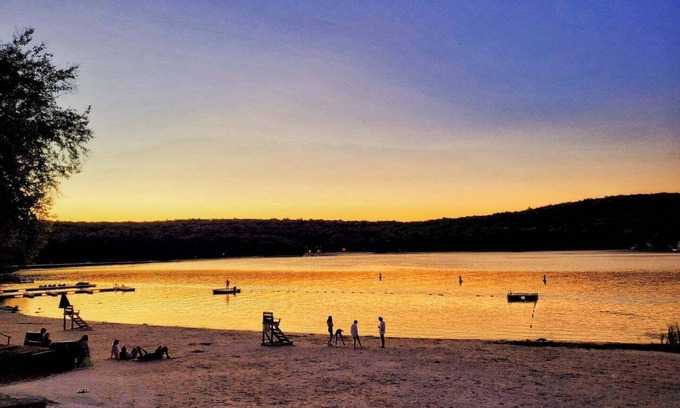 Lackawaxen House | Relaxing 4 Season Retreat with Pond Views and Recreation