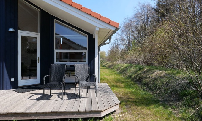 Grossenbrode House | Cozy Retreat: Oceanfront Vacation Home A with Pool & Spa