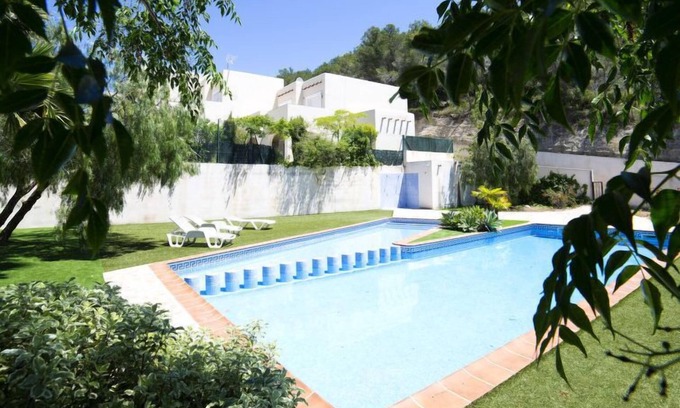 Empedrola House | Inviting Oceanfront Home Una with Pool and Spa Amenities