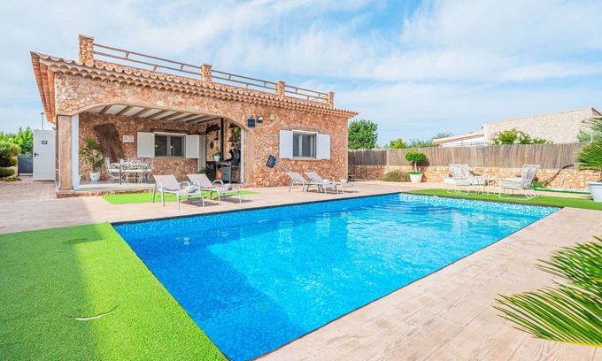 Es Garrovers House | Villa Sueños: Private Pool & Terraces for Ultimate Relaxation