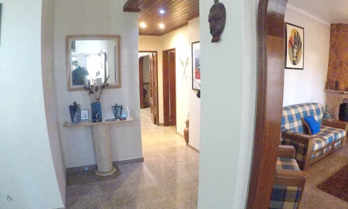 Corroios Villa | Ideal Oceanfront Vacation Home with Pet-Friendly Amenities