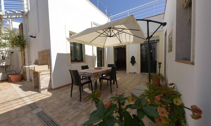 Floridia House | Cozy Vacation Home with Private Pool in Floridia