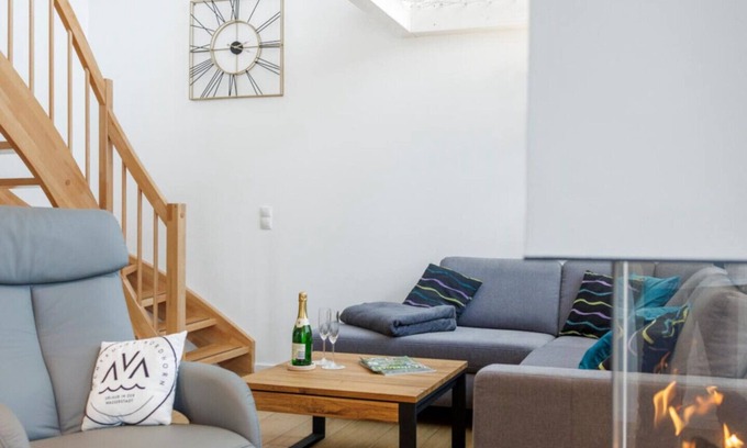Nordhorn House | Cozy Vacation Home with Sauna, Hot Tub and Kitchen Island