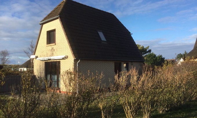 Vitte House | Cozy Retreat "Zur Ostsee" Steps from the Beach in Vitte
