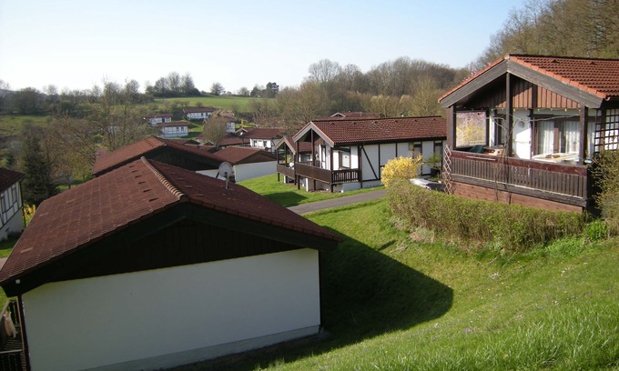 Dipperz House | Pet-Friendly Escape with Spa and Pool at House