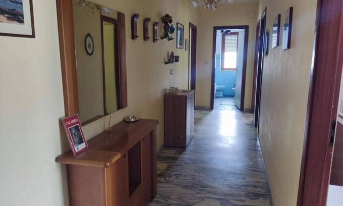 Falerna Marina Apartment | Vacation House with Sea View, a few steps from the beach.