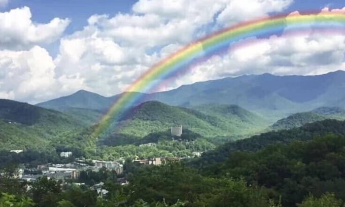 Gatlinburg Villa | Experience the Smokies: 5-Star Resort & Water Park Awaits