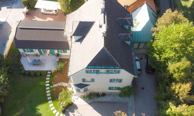 Maxglan Apartment | Indulge in the Stylish Villa Leopoldskron with Spa & Pool