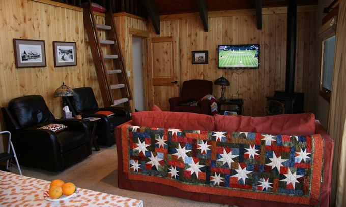 Truckee Cabin | Tranquil Lake Getaway with Ocean Views and Family Amenities