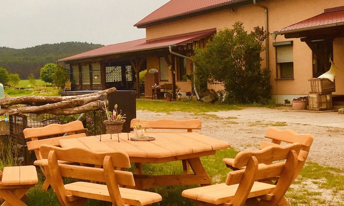 Rieben Condo | Relax at Our Idyllic Pasture Farm Retreat with Ocean Views