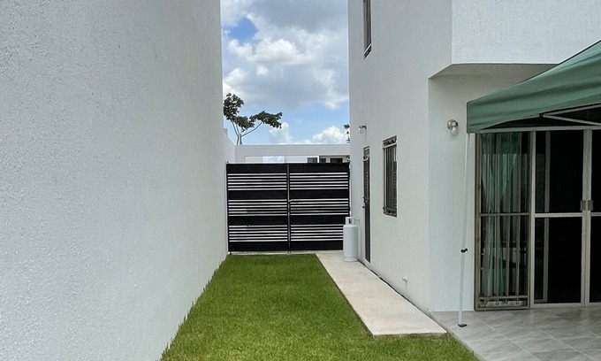 Fraccionamiento Las Americas House | vacation rental full house, brand new home, 3 bedroom,3 full bath, n of merida