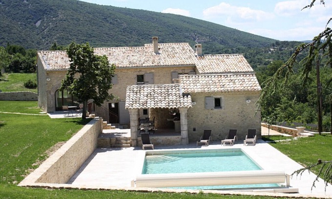Bonnieux Villa | Beautiful 18th Century Estate in Bonnieux with Pool & Spa