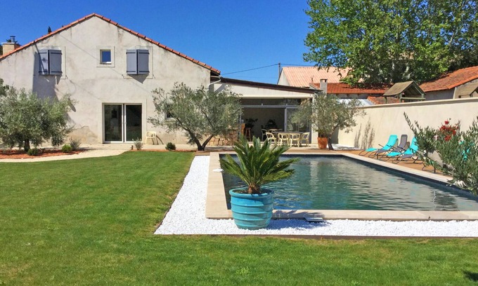 Cavaillon Ski Chalet | Family-Friendly Retreat with Private Pool in Vignères
