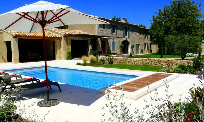 Eyguieres Villa | Premium Property with Heated Pool and Ocean View in Alpilles