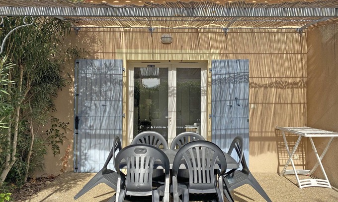 Mouries Condo | Inviting Gîte with Heated Pool in the Heart of Alpilles