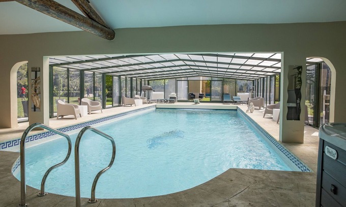 Mouries Villa | Elegant Prestige Property with Pool & Tennis in Mouries