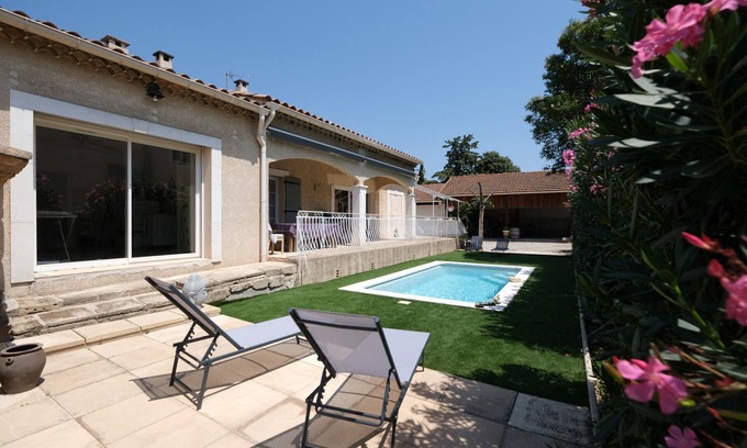 Mouries Villa | Idyllic Villa with Pool in Mouriès: Family-Friendly Retreat