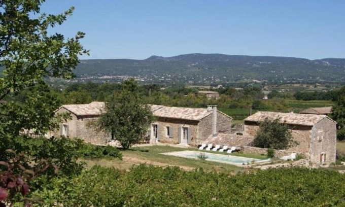 Oppede Villa | Elegant Mas with Heated Pool in the Heart of Luberon