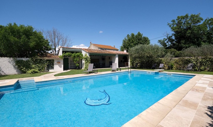 Moules Villa | Idyllic Vacation Rental with Pool Near Arles - Sleeps 8