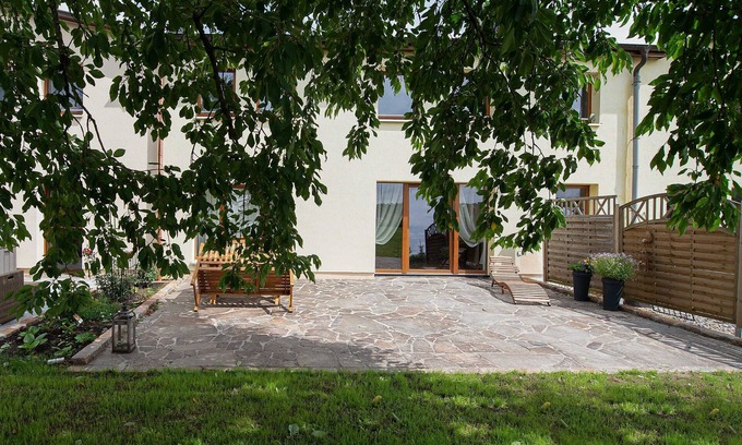 Biendorf Apartment | Explore Blütenzauber: Family-Friendly Apartment with Ocean View