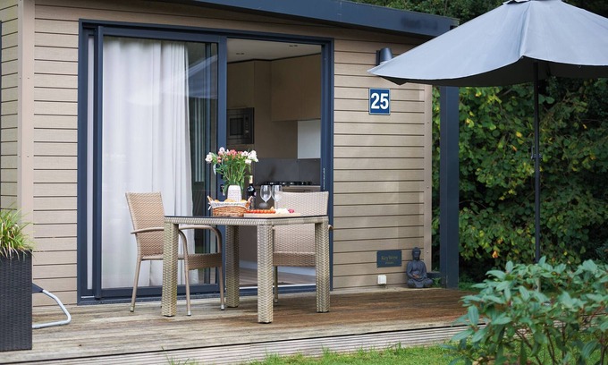 Ponitz am See House | Relaxing Getaway at Gronenberger Mühle with Pool & Spa