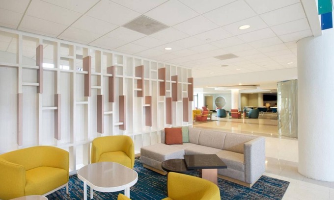 Seybold Hotel | Your Perfect Getaway: Elegant Units with Pool Near Wynwood