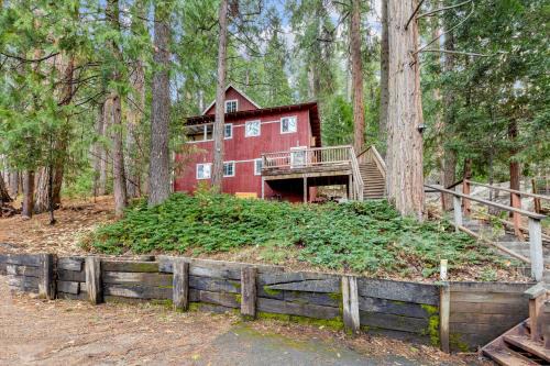 Arnold House | Pet-Friendly Haven at Vacation Valhalla with Pool Access