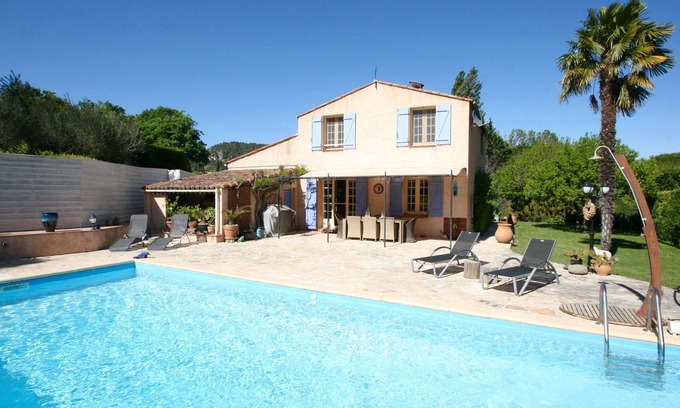 Salernes Villa | Beautiful Villa for 8 in Provence with Heated Pool